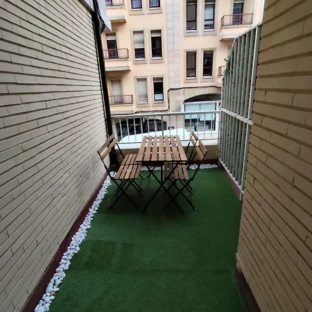 Luminoso En El Centro De Reformado Y Comodo Appartamento *